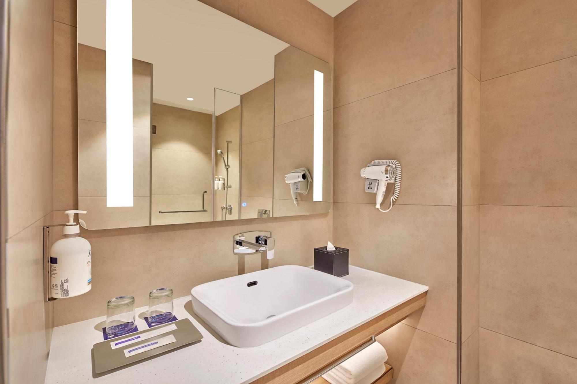 Holiday Inn Express Bengaluru Bommasandra By Ihg Kammasandra Luaran gambar