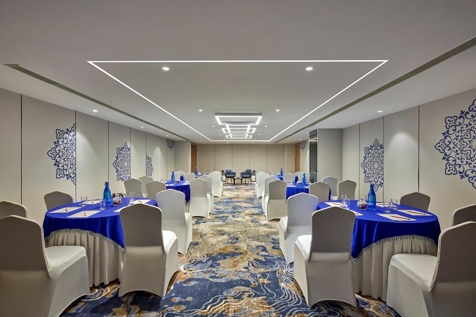 Holiday Inn Express Bengaluru Bommasandra By Ihg Kammasandra Luaran gambar