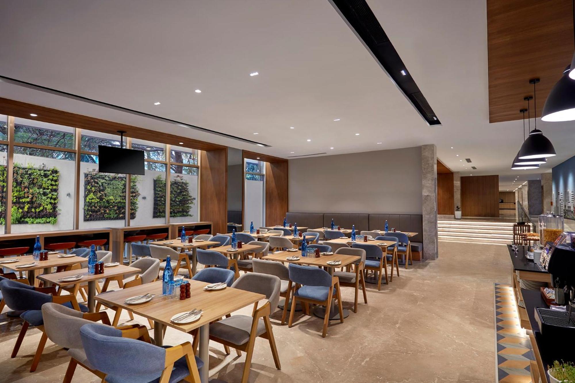 Holiday Inn Express Bengaluru Bommasandra By Ihg Kammasandra Luaran gambar
